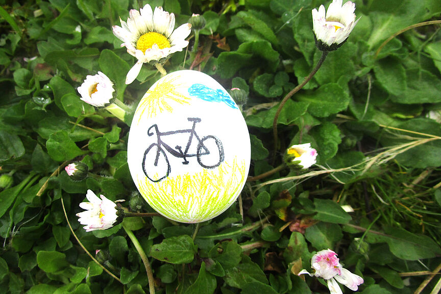 Osterei mit Fahrrad Osterei mit Fahrrad