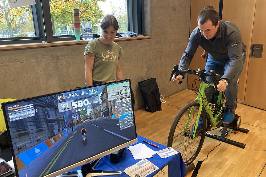 HalloFreibergRollentrainer MannaufFahrrad